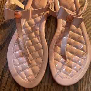 Super cute summer shoes.